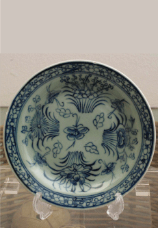 T03 Chinese Blue & White Flowers Plate